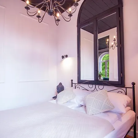 Апартаменти Pomorska Loft